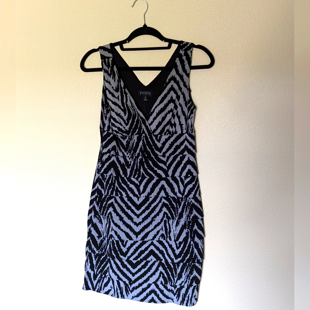 En Focus Studio Gray and Black Sheath Dress Size 8